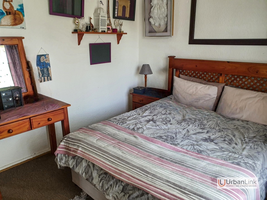 5 Bedroom Property for Sale in Mid Town North West